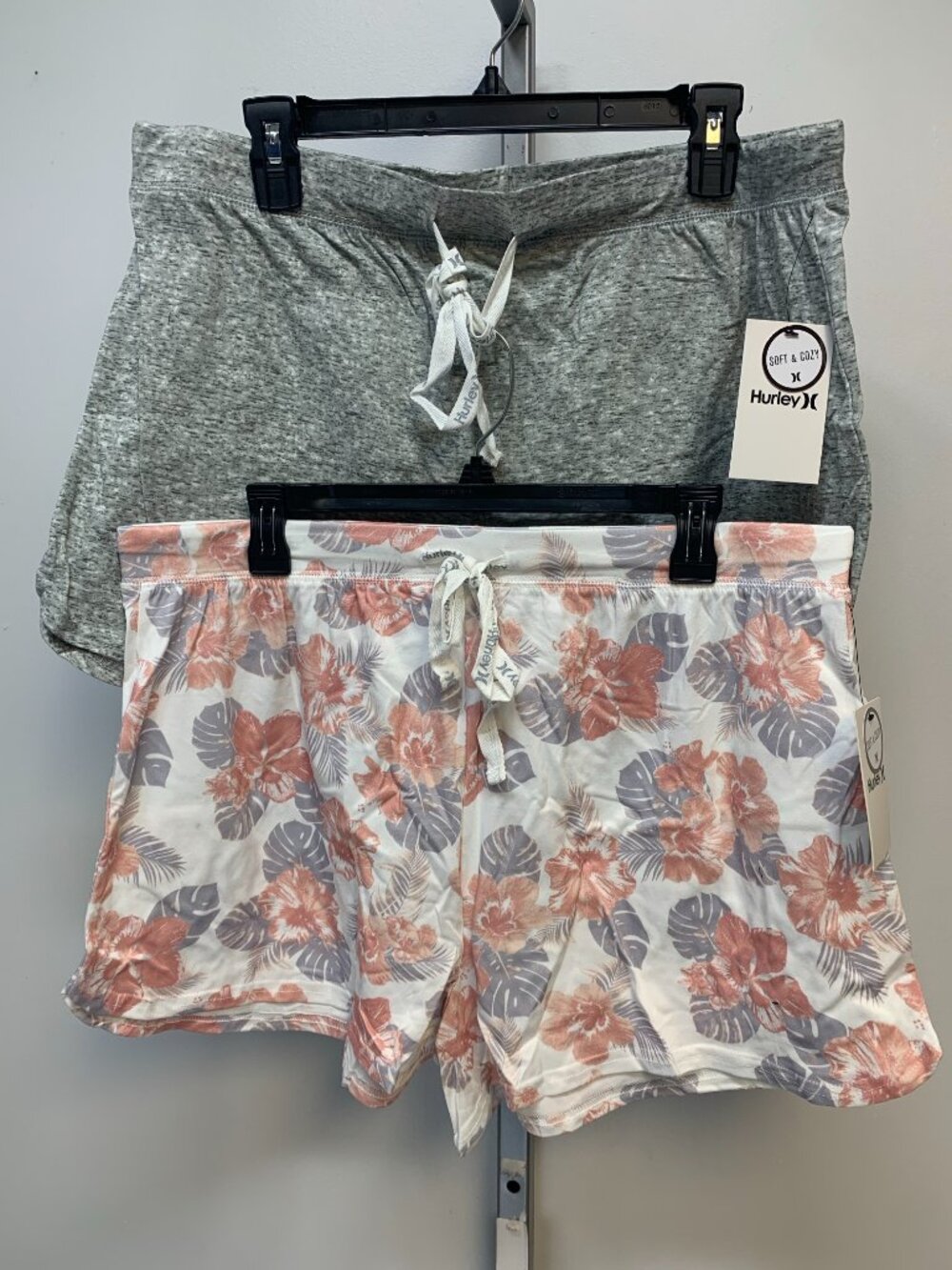 New Hurley Women's Shorts Never Worn Pick your size - all available - Picture 7 of 9